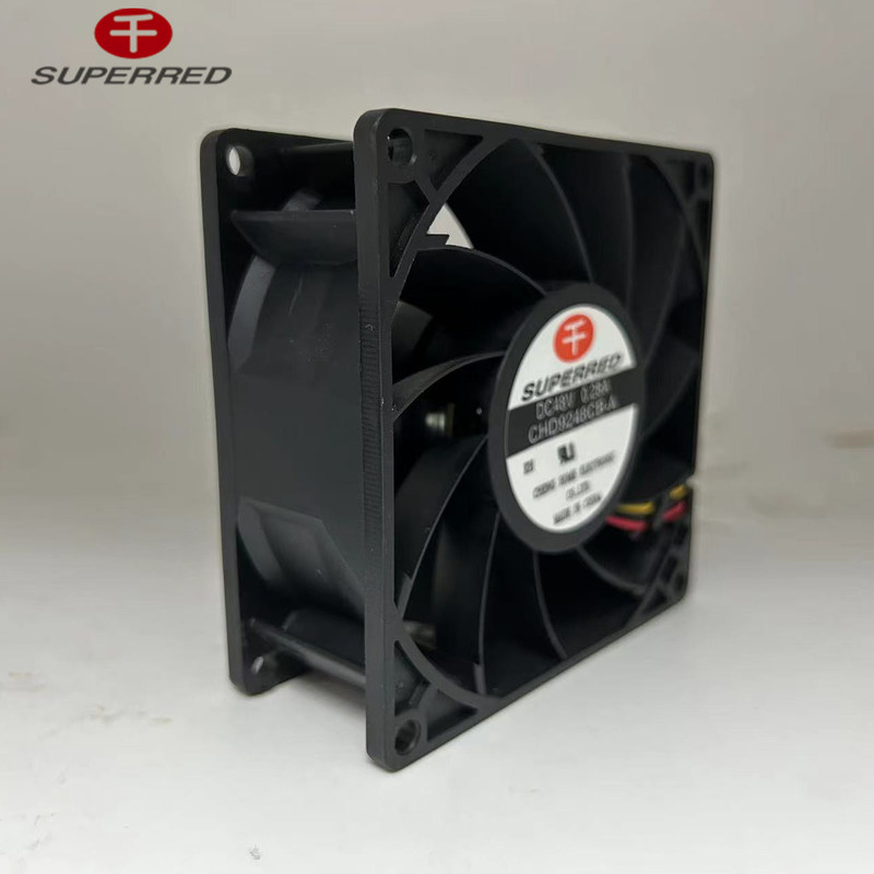 Ventilateur d'ordinateur à haute performance 12V CC avec couleur noire et connecteur à 3 broches