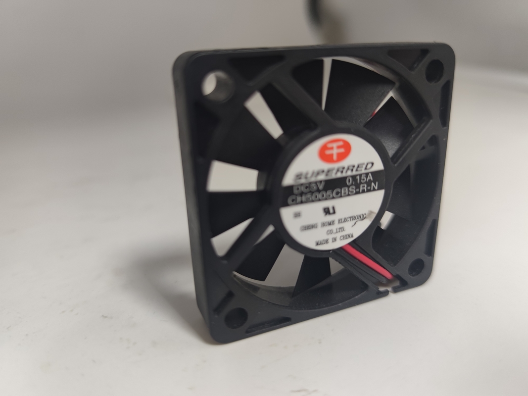 Ventilateur de refroidissement en courant continu de haute performance de 12 V avec sortie de signal facultative pour un meilleur contrôle