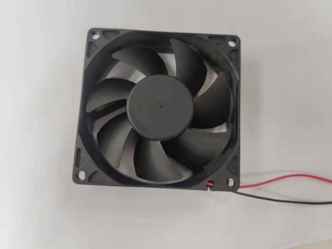 La vie à grande vitesse 30000h 0.24-0.78A actuel de ventilateur du serveur 3400-6800RPM
